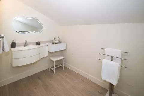 Bath - 86 E Main St #1, Gloucester, MA 01930 photo 1 of 3