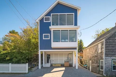 Exterior - 86 E Main St #2, Gloucester, MA 01930 photo 2 of 2