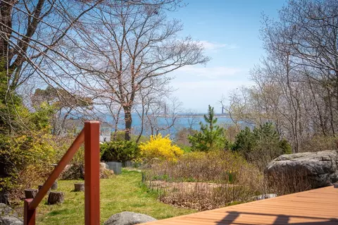 3 Autumn Ln, Rockport, MA 01966
