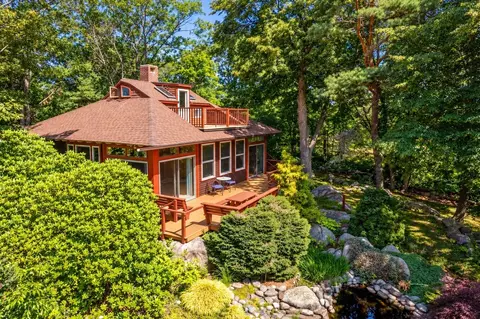 5 Autumn Ln, Rockport, MA 01966