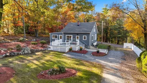 9 Burnham St, Wilmington, MA 01887