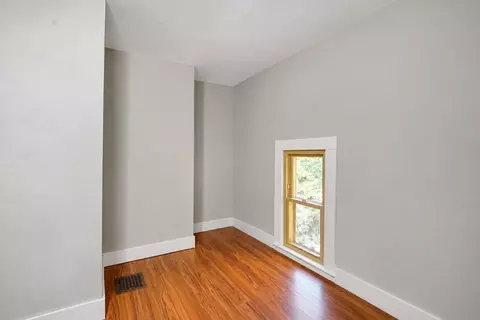 Bedroom - 70 Buckingham St, Springfield, MA 01109 photo 1 of 6