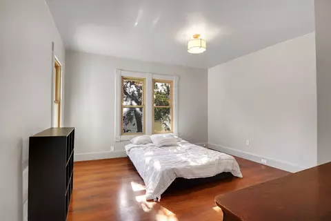 Bedroom - 70 Buckingham St, Springfield, MA 01109 photo 4 of 6