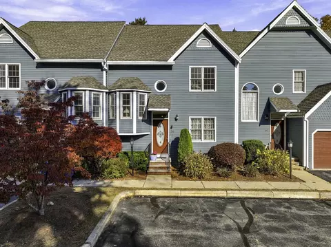 39 Forest Ln #39, Hopkinton, MA 01748