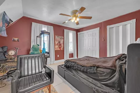 Bedroom - 46 Lyman St, Worcester, MA 01603 photo 5 of 6