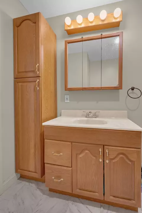 Bath - 46 Lyman St, Worcester, MA 01603 photo 4 of 4