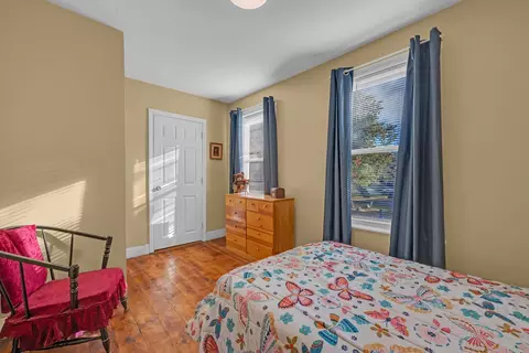 Bedroom - 46 Lyman St, Worcester, MA 01603 photo 3 of 6