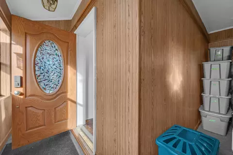 Entry Way - 46 Lyman St, Worcester, MA 01603 photo 1 of 2