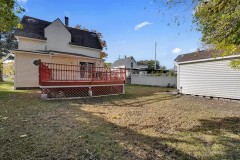 Exterior - 46 Lyman St, Worcester, MA 01603 photo 5 of 7