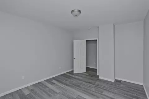 Bedroom - 64 Thompson St, Springfield, MA 01109 photo 2 of 9