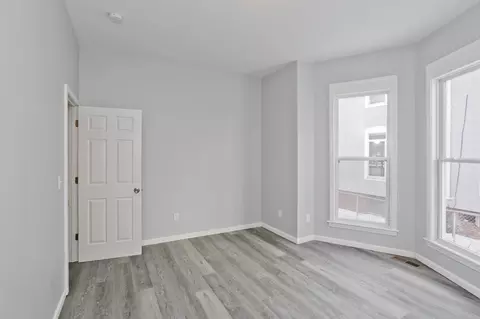 Bedroom - 64 Thompson St, Springfield, MA 01109 photo 7 of 9