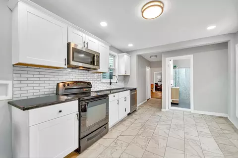 Entry Way - 108 Marble St, Springfield, MA 01105 photo 1 of 2