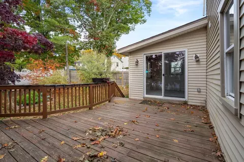 Exterior - 21 Marland Rd, Worcester, MA 01606 photo 4 of 6