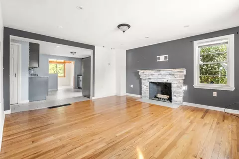 Living - 21 Marland Rd, Worcester, MA 01606 photo 3 of 3