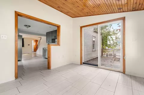 Entry Way - 21 Marland Rd, Worcester, MA 01606 photo 3 of 4