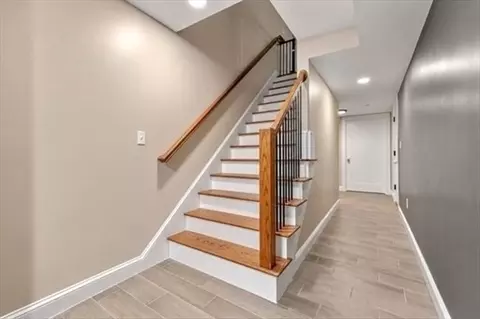 Entry Way - 65 Castine St, Worcester, MA 01606 photo 2 of 4