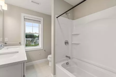 Bath - 65 Castine St, Worcester, MA 01606 photo 5 of 5