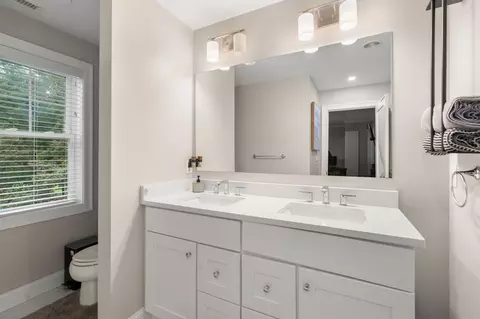 Bath - 65 Castine St, Worcester, MA 01606 photo 2 of 5