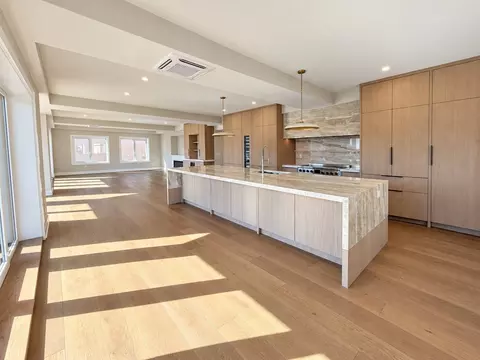 804 E 7th St #201, Boston, MA 02127