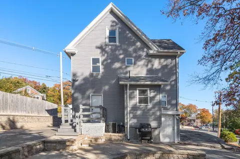 Exterior - 133 Grattan St, Chicopee, MA 01020 photo 4 of 7