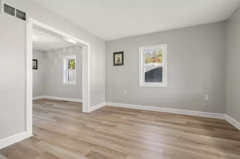 Living - 133 Grattan St, Chicopee, MA 01020 photo 2 of 3