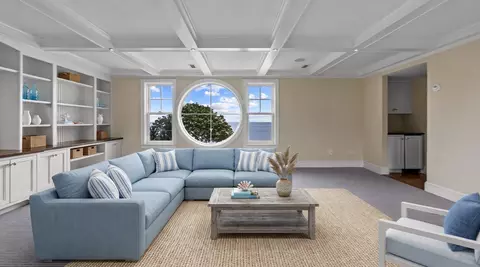 Living - 349 Ocean Ave, Marblehead, MA 01945 photo 9 of 9