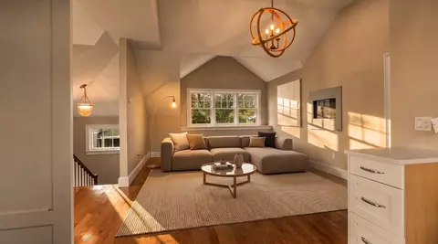 Living - 349 Ocean Ave, Marblehead, MA 01945 photo 5 of 9
