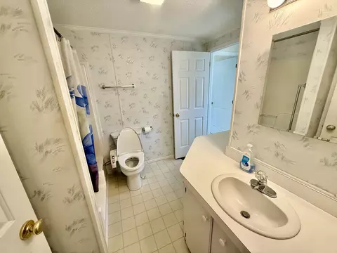 Bath - 14 Riverview Cir, Brimfield, MA 01010 photo 2 of 2