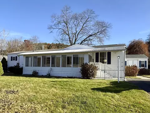 14 Riverview Cir, Brimfield, MA 01010