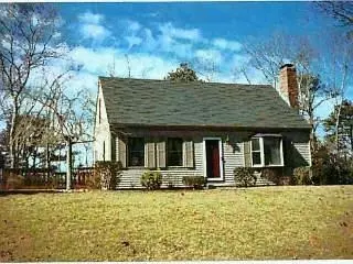 11 Winslow Rd, Mashpee, MA 02649 photo 1