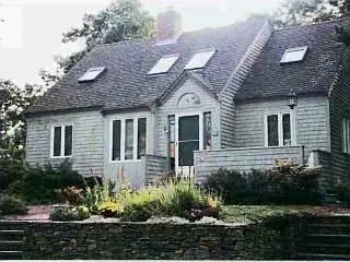 18 Bluff Ave, Mashpee, MA 02649 photo 1
