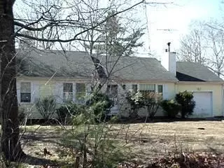 17 Deer Ridge Rd, Mashpee, MA 02649 photo 1