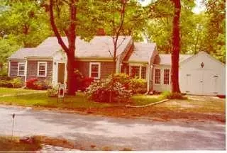 256 Crystal Lake Rd, Osterville, MA 02655 photo 1