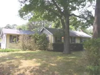 267 Pond St, Osterville, MA 02655 photo 1