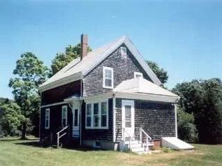 33 Shore Rd, Bourne, MA 02532 photo 1