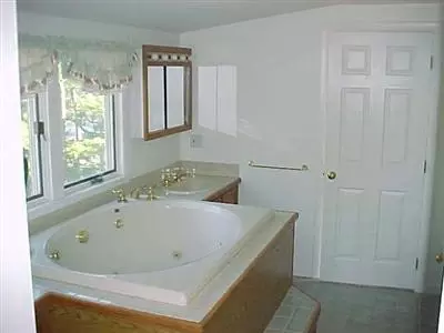 112 Meadowbrook Rd, Mashpee, MA 02649 photo 3