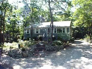 36 Gia Ln, Mashpee, MA 02649 photo 2