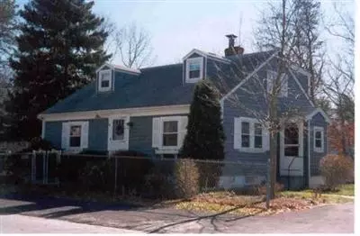 2 Fourth Ave, Wareham, MA 02571 photo 1