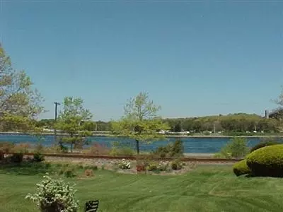 9 Emerson Ave, Bourne, MA 02532 photo 4