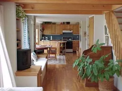 9 Emerson Ave, Bourne, MA 02532 photo 3