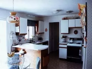 82 Surf Dr, Mashpee, MA 02649 photo 2