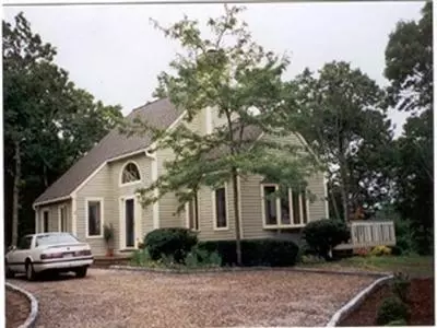 30 Periwinkle Ln, Mashpee, MA 02649 photo 1