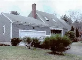 4 Juniper Dr, Mashpee, MA 02649 photo 2