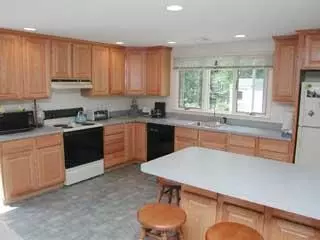 136 Oldham Rd, Osterville, MA 02655 photo 4