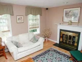 20 Sewall Dr, Mashpee, MA 02649 photo 2