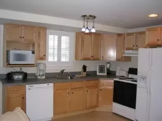 4 Montello St #1, Provincetown, MA 02657 photo 3