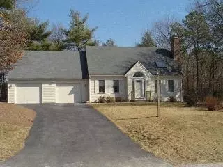 24 Leather Leaf Dr, Mashpee, MA 02649 photo 2