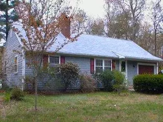 25 Chatham Ln, Mashpee, MA 02649 photo 1