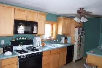 31 Oneida Ave, Mashpee, MA 02649 photo 4