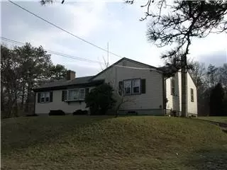 401 River Rd, Marstons Mills, MA 02648 photo 1